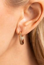 Load image into Gallery viewer, Curvy Charisma - Gold